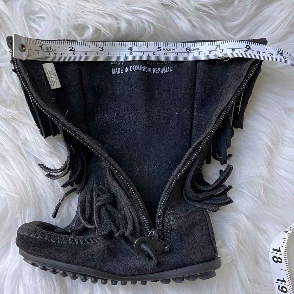 MINNETONKA 3 Layer Fringe Boot in Black